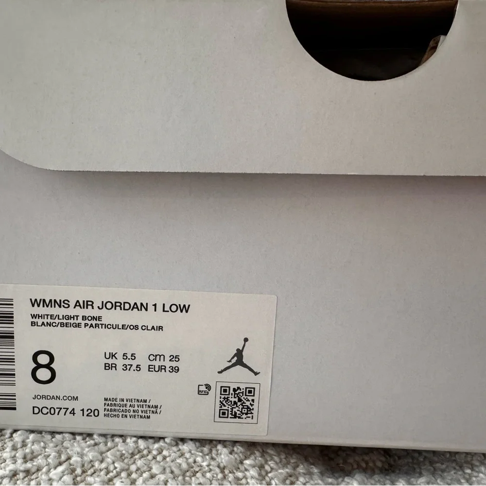 NEW Nike Jordan 1 Low (White/ Light Bone) - Picture 7 of 7